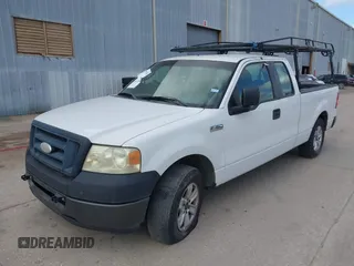 2008 Ford F-150 STX z VIN 1FTRX12W98FC33166, wystawiony jako IAAI lot #41613296 z przebiegiem 330 276 mil mil oraz . Historia ofert i sprzedaży dostępna na DreamBid. Obrazek 2.