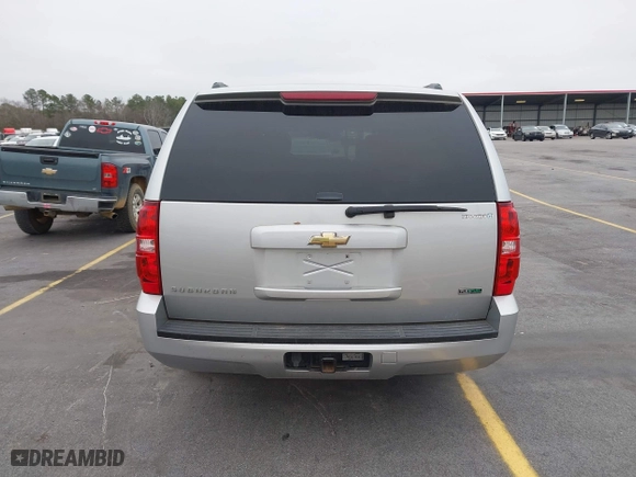 2010 Chevrolet Suburban Commercial with VIN 1GNUKHE30AR186320, listed as a IAAI auction lot 41544991 with 216,037 mi miles. Bid and sale history available at carsss.com. Image 16.