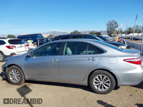 2015 Toyota Camry XLE with VIN 4T1BF1FK5FU070127, listed as a IAAI auction lot 41381774 with 94,217 mi miles. Bid and sale history available at carsss.com. Image 15.