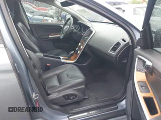 2017 Volvo XC60 Inscription с VIN YV440MDU4H2156934, выставлен на аукционе IAAI как лот 41911269 с пробегом 109 030 миль миль и . История ставок и продаж доступна на DreamBid. Изображение 5.