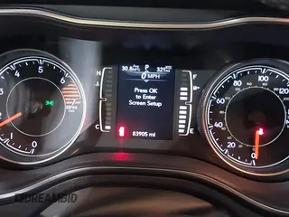 2020 Jeep Cherokee Latitude z VIN 1C4PJMCB7LD529460, wystawiony jako IAAI lot #42296532 z przebiegiem 83 905 mil mil oraz . Historia ofert i sprzedaży dostępna na DreamBid. Obrazek 7.