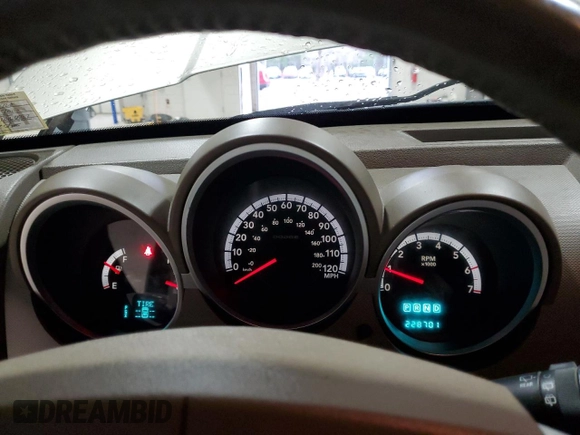 2010 Dodge Nitro SXT with VIN 1D4PU5GK2AW129723, listed as a Copart auction lot 47230535 with 228,701 mi miles and Salvage Title. Bid and sale history available at DreamBid. Image 9.