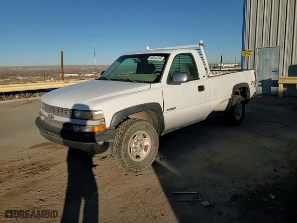 2001 Chevrolet Silverado 2500 with VIN 1GCGC24U71Z133124, listed as a Copart auction lot 83644894 with 241,865 mi miles and Salvage Title. Bid and sale history available at carsss.com. Image 10.