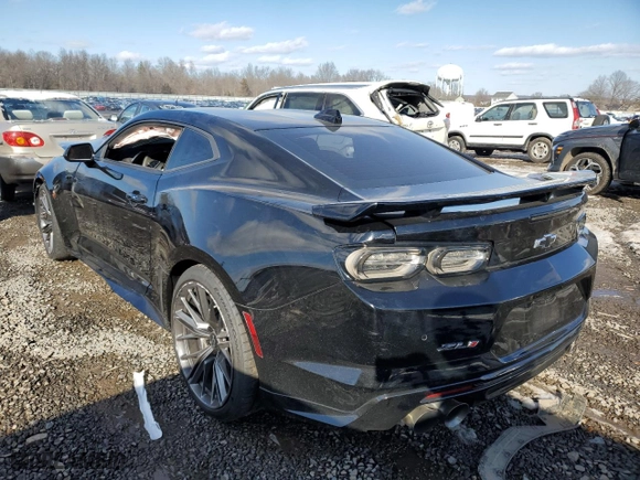 2022 Chevrolet Camaro ZL1 with VIN 1G1FK1R67N0105667, listed as a Copart auction lot 44004045 with 0 mi miles and Salvage Title. Bid and sale history available at carsss.com. Image 2.