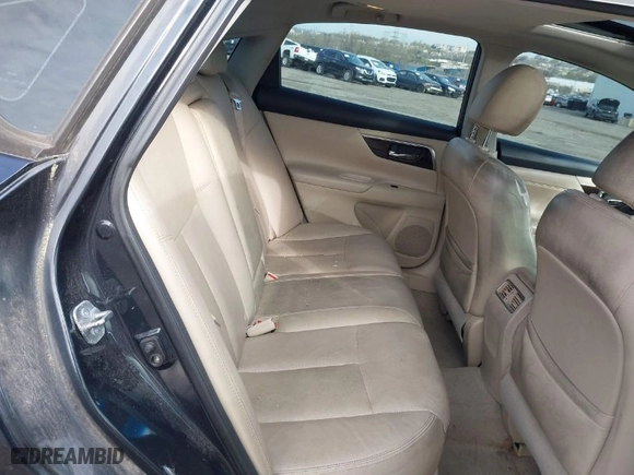 2014 Nissan Altima 2.5 SV with VIN 1N4AL3AP0EC141266, listed as a IAAI auction lot 42012569 with 211,877 mi miles. Bid and sale history available at carsss.com. Image 8.