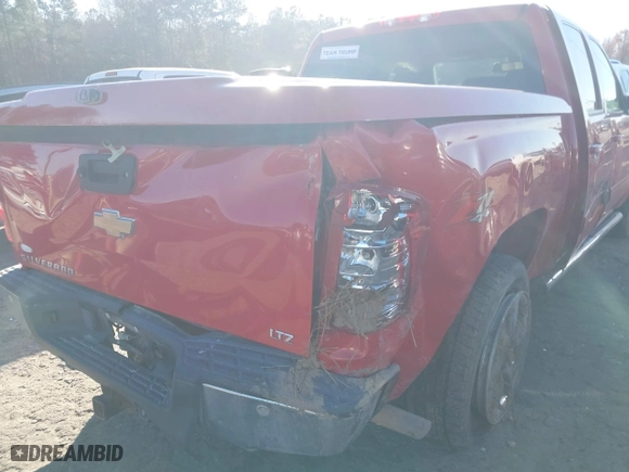 2009 Chevrolet Silverado 1500 LTZ with VIN 3GCEK33M09G192755, listed as a IAAI auction lot 41015399 with 122,851 mi miles. Bid and sale history available at carsss.com. Image 6.