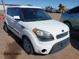 2012 Kia Soul with VIN KNDJT2A55C7358238, listed as a IAAI auction lot 41814276 with 121,887 mi miles. Bid and sale history available at carsss.com. Image 1.