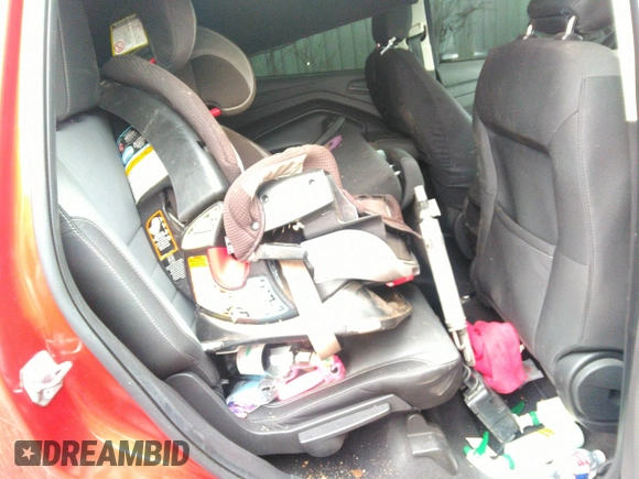 2019 Ford Escape S с VIN 1FMCU0F74KUB00583, выставлен на аукционе IAAI как лот 41341599 с пробегом 105 561 миль миль и . История ставок и продаж доступна на DreamBid. Изображение 8.