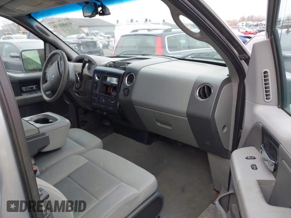 2007 Ford F-150 XLT with VIN 1FTPX14V87FA04732, listed as a IAAI auction lot 41680138 with 191,378 mi miles. Bid and sale history available at carsss.com. Image 5.