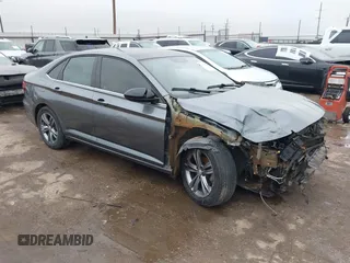 2020 Volkswagen Jetta S с VIN 3VWCB7BU0LM051450, выставлен на аукционе IAAI как лот 42178052 с пробегом 111 840 миль миль и . История ставок и продаж доступна на DreamBid. Изображение 1.