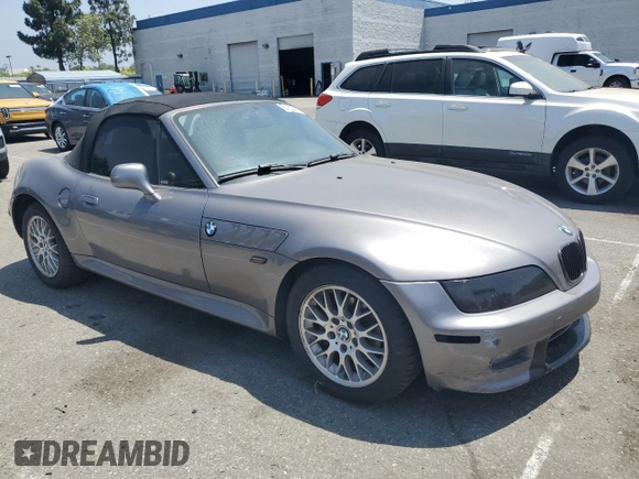 2002 BMW Z3 2.5 z VIN 4USCN334X2LM06491, wystawiony jako Copart lot #61502915 z przebiegiem 110 956 mil mil oraz Szkoda całkowita • Salvage title. Historia ofert i sprzedaży dostępna na DreamBid. Obrazek 4.