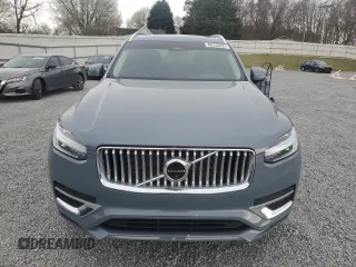 2023 Volvo XC90 Plus z VIN YV40621N9P1927309, wystawiony jako Copart lot #48553595 z przebiegiem 11 876 mil mil oraz Szkoda całkowita • Salvage title. Historia ofert i sprzedaży dostępna na DreamBid. Obrazek 5.