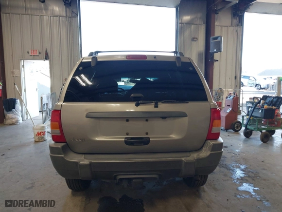 2001 Jeep Grand Cherokee Laredo with VIN 1J4GW48S01C732942, listed as a IAAI auction lot 41988918 with 205,752 mi miles. Bid and sale history available at carsss.com. Image 17.