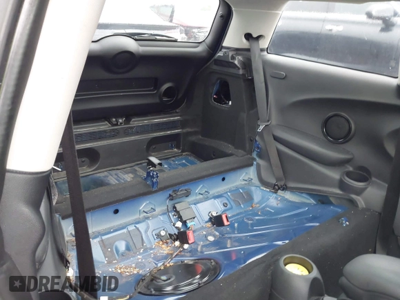2018 MINI Hardtop Cooper with VIN WMWXP5C50J2G64237, listed as a IAAI auction lot 42460160 with Not provided miles and . Bid and sale history available at DreamBid. Image 8.
