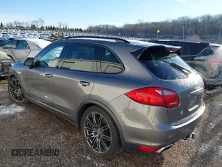 2013 Porsche Cayenne S с VIN WP1AB2A28DLA86543, выставлен на аукционе IAAI как лот 41764426 с пробегом 105 814 миль миль и . История ставок и продаж доступна на DreamBid. Изображение 3.
