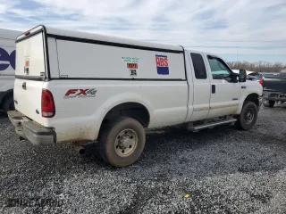 2004 Ford Super Duty F-250 XL with VIN 1FTNX21P04ED89661, listed as a Copart auction lot 45214445 with 314,538 mi miles and Salvage Title. Bid and sale history available at carsss.com. Image 3.