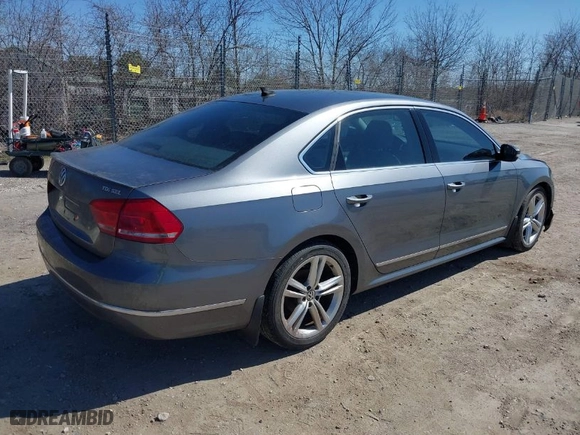 2015 Volkswagen Passat 2.0L TDI SEL Premium with VIN 1VWCV7A35FC041972, listed as a IAAI auction lot 41980544 with 110,797 mi miles. Bid and sale history available at carsss.com. Image 4.