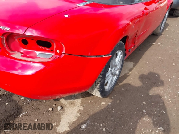2011 Mazda MX-5 Miata Sport z VIN JM1NC2JF7B0218824, wystawiony jako IAAI lot #42675310 z przebiegiem 137 493 mil mil oraz . Historia ofert i sprzedaży dostępna na DreamBid. Obrazek 6.