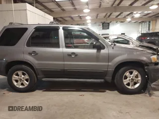 2007 Ford Escape XLT with VIN 1FMYU93167KB35526, listed as a IAAI auction lot 41364037 with 145,594 mi miles. Bid and sale history available at carsss.com. Image 13.