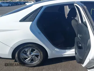 2024 Hyundai Elantra SE with VIN KMHLL4DG8RU816118, listed as a IAAI auction lot 42503570 with 18,730 mi miles and . Bid and sale history available at DreamBid. Image 8.