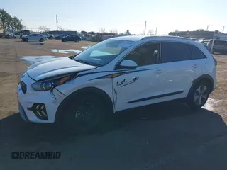 2020 Kia Niro LX with VIN KNDCB3LC8L5439162, listed as a IAAI auction lot 41397008 with 93,082 mi miles. Bid and sale history available at carsss.com. Image 6.