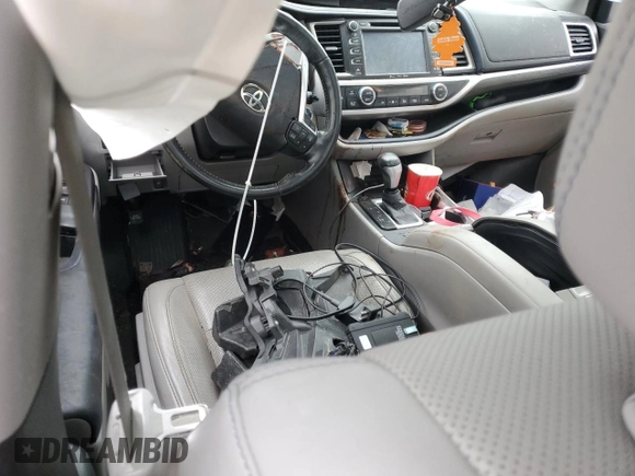 2017 Toyota Highlander Hybrid Limited with VIN 5TDDGRFH4HS024695, listed as a Copart auction lot 80856074 with Not provided miles and Non repairable. Bid and sale history available at DreamBid. Image 8.