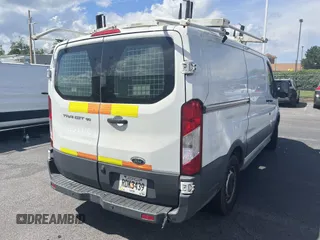2016 Ford Transit Cargo z VIN 1FTYE1YM5GKB48743, wystawiony jako IAAI lot #42849622 z przebiegiem 200 188 mil mil oraz . Historia ofert i sprzedaży dostępna na DreamBid. Obrazek 27.
