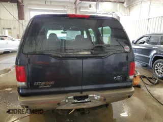 2001 Ford Excursion Limited z VIN 1FMSU43F81EC12990, wystawiony jako Copart lot #56883255 z przebiegiem 299 713 mil mil oraz Tytuł czysty. Historia ofert i sprzedaży dostępna na DreamBid. Obrazek 6.