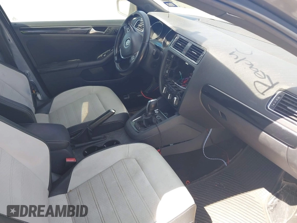 2015 Volkswagen Jetta SE с VIN 3VWD17AJ7FM414183, выставлен на аукционе IAAI как лот 41643633 с пробегом 169 145 миль миль и . История ставок и продаж доступна на DreamBid. Изображение 5.