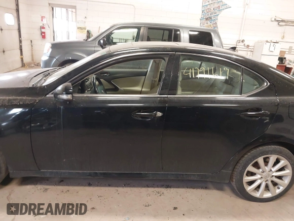 2009 Lexus IS with VIN JTHCK262395035562, listed as a IAAI auction lot 41791619 with 215,076 mi miles. Bid and sale history available at carsss.com. Image 14.