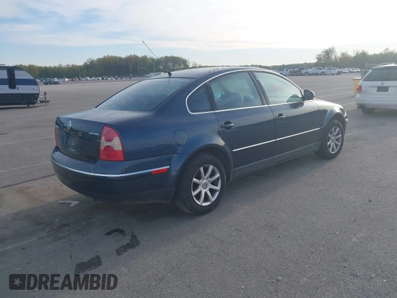 2004 Volkswagen Passat GLS z VIN WVWPD63B34P207546, wystawiony jako IAAI lot #42088512 z przebiegiem 302 909 mil mil oraz . Historia ofert i sprzedaży dostępna na DreamBid. Obrazek 4.