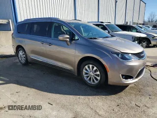2018 Chrysler Pacifica Touring L Plus z VIN 2C4RC1EG7JR261627, wystawiony jako Copart lot #46944335 z przebiegiem 97 491 mil mil oraz Szkody całkowita. Historia ofert i sprzedaży dostępna na DreamBid. Obrazek 4.