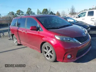 2016 Toyota Sienna SE с VIN 5TDXK3DC8GS716764, выставлен на аукционе IAAI как лот 41278353 с пробегом 174 495 миль миль и . История ставок и продаж доступна на DreamBid. Изображение 1.