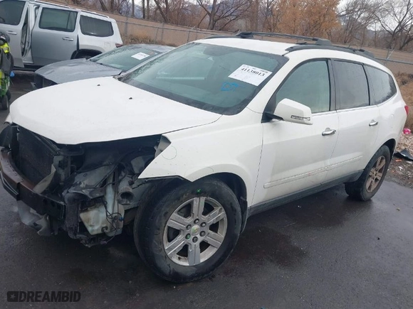 2011 Chevrolet Traverse LT w/1LT with VIN 1GNKVGED8BJ137769, listed as a IAAI auction lot 41138013 with 207,937 mi miles. Bid and sale history available at carsss.com. Image 2.