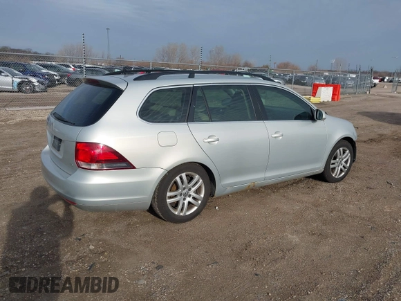 2010 Volkswagen Jetta TDI z VIN 3VWPL7AJ0AM697106, wystawiony jako IAAI lot #41812648 z przebiegiem 150 608 mil mil oraz . Historia ofert i sprzedaży dostępna na DreamBid. Obrazek 4.