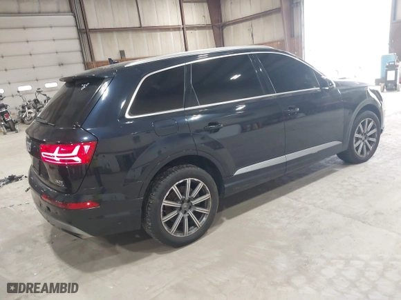 2017 Audi Q7 Premium Plus with VIN WA1LAAF74HD053058, listed as a IAAI auction lot 42008360 with 210,228 mi miles. Bid and sale history available at carsss.com. Image 4.