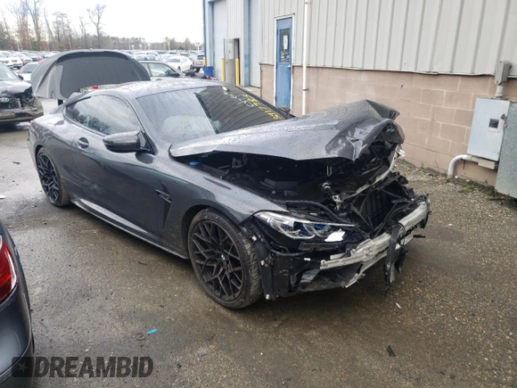 2020 BMW M8 z VIN WBSAE0C08LCD38407, wystawiony jako Copart lot #36917983 z przebiegiem 24 462 mil mil oraz . Historia ofert i sprzedaży dostępna na DreamBid. Obrazek 4.