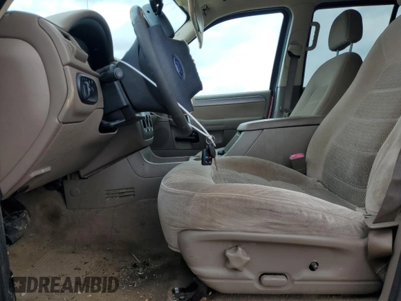 2004 Ford Explorer XLT z VIN 1FMZU73K34UA76632, wystawiony jako Copart lot #53701875 z przebiegiem 138 635 mil mil oraz Czysty tytuł • Clean title. Historia ofert i sprzedaży dostępna na DreamBid. Obrazek 7.