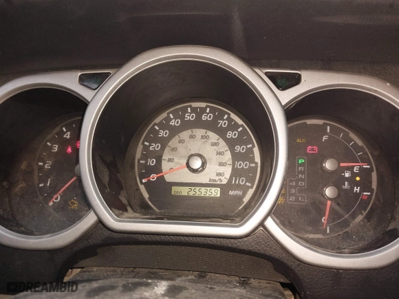 2005 Toyota 4Runner SR5 with VIN JTEBU14R658050952, listed as a IAAI auction lot 41188739 with 255,359 mi miles. Bid and sale history available at carsss.com. Image 7.