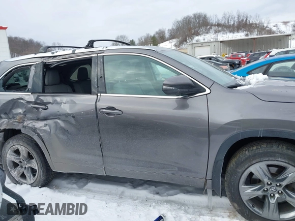 2017 Toyota Highlander Limited with VIN 5TDDZRFH9HS361759, listed as a IAAI auction lot 41359936 with 102,705 mi miles and . Bid and sale history available at DreamBid. Image 13.