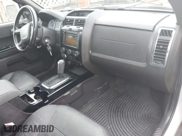 2008 Ford Escape Limited z VIN 1FMCU04158KB42604, wystawiony jako IAAI lot #41948050 z przebiegiem 240 686 mil mil oraz . Historia ofert i sprzedaży dostępna na DreamBid. Obrazek 5.