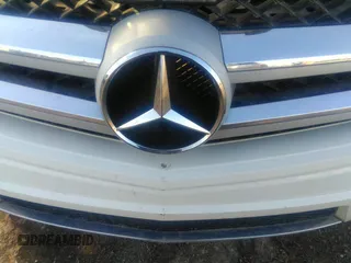 2010 Mercedes-Benz GLK GLK 350 with VIN WDCGG8HB5AF505748, listed as a IAAI auction lot 40982801 with 172,371 mi miles. Bid and sale history available at carsss.com. Image 12.