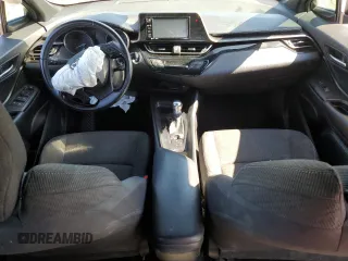 2018 Toyota C-HR XLE z VIN NMTKHMBX5JR014024, wystawiony jako Copart lot #56367465 z przebiegiem 79 882 mil mil oraz Szkoda całkowita • Salvage title. Historia ofert i sprzedaży dostępna na DreamBid. Obrazek 8.