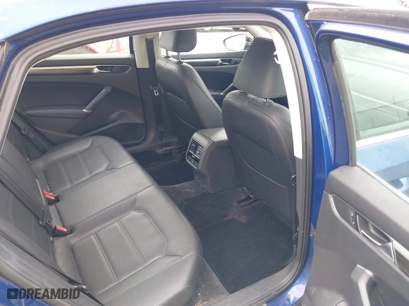 2017 Volkswagen Passat 1.8T SE w/Technology with VIN 1VWGT7A32HC003089, listed as a IAAI auction lot 41933870 with 118,863 mi miles. Bid and sale history available at carsss.com. Image 8.