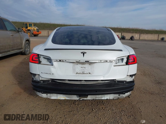 2012 Tesla Model S Performance with VIN 5YJSA1DP7CFS01032, listed as a IAAI auction lot 41423925 with 18,070 mi miles. Bid and sale history available at carsss.com. Image 16.