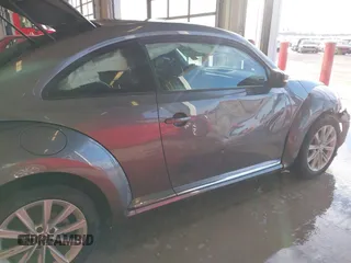 2018 Volkswagen Beetle S with VIN 3VWFD7AT6JM703758, listed as a IAAI auction lot 41381842 with 1 mi miles. Bid and sale history available at carsss.com. Image 18.