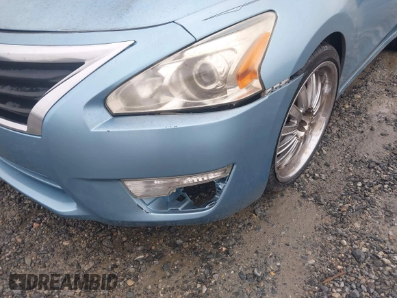 2015 Nissan Altima 2.5 S with VIN 1N4AL3AP2FN328451, listed as a IAAI auction lot 42113355 with 221,659 mi miles. Bid and sale history available at carsss.com. Image 6.