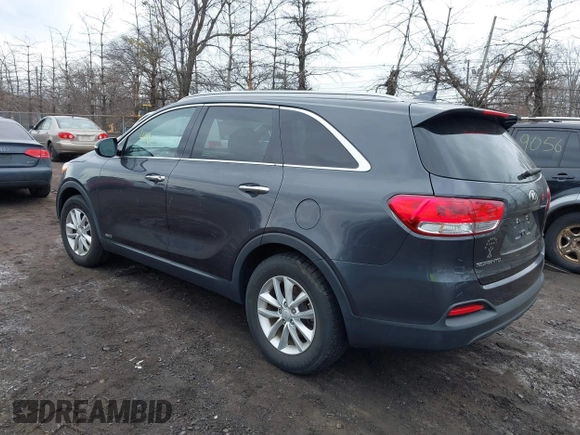 2018 Kia Sorento LX with VIN 5XYPGDA3XJG339502, listed as a IAAI auction lot 41724461 with 58,849 mi miles. Bid and sale history available at carsss.com. Image 3.