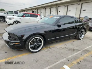 2008 Ford Mustang GT Deluxe z VIN 1ZVHT82H085178451, wystawiony jako Copart lot #59761215 z przebiegiem 143 827 mil mil oraz Szkoda całkowita • Salvage title. Historia ofert i sprzedaży dostępna na DreamBid. Obrazek 1.