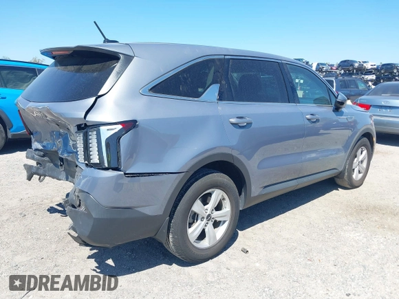 2023 Kia Sorento LX with VIN 5XYRG4LC0PG197546, listed as a IAAI auction lot 41775312 with 30,881 mi miles. Bid and sale history available at carsss.com. Image 4.
